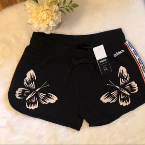 🦋NWT🦋adidas🦋OLD SCHOOL 80’s LOOK SHORTIES🦋